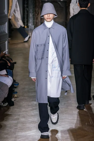 Look 30